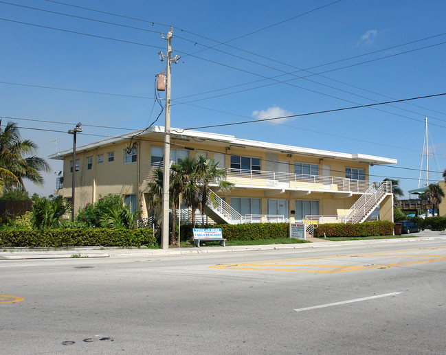 1406 N Ocean Dr in Hollywood, FL - Building Photo - Building Photo