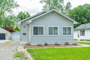 2409 45th St in Des Moines, IA - Building Photo