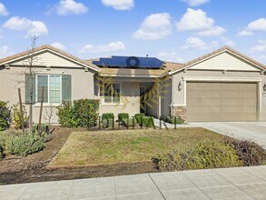 7198 E Normal Ave in Fresno, CA - Building Photo - Building Photo