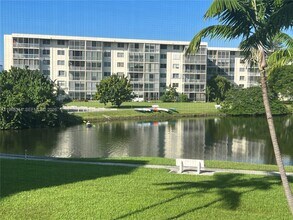2855 Leonard Dr in Aventura, FL - Building Photo - Building Photo