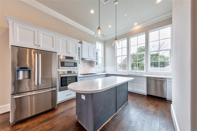 property at 2702 Harvard St