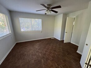 2727 Lindsey Hollow Rd in Waco, TX - Foto de edificio - Building Photo