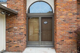 16982 Bob White Cir in Strongsville, OH - Building Photo - Building Photo