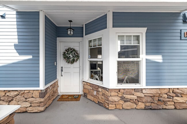 231 Aviation Pl in Manhattan Beach, CA - Building Photo - Building Photo