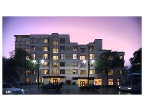 1650 Commonwealth Ave in Boston, MA - Building Photo - Building Photo
