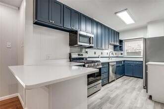 10227 Sylvia Dr in Dallas, TX - Building Photo - Building Photo