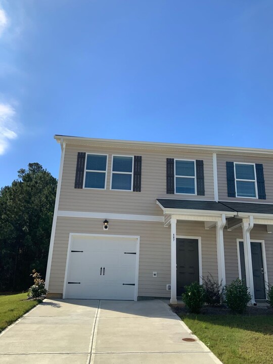 467 Oakwood Dr NW in Milledgeville, GA - Building Photo