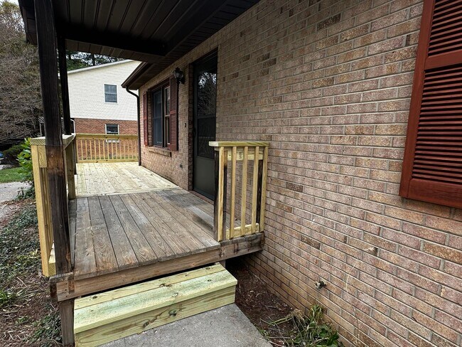 1493 Sandy Cir in Blacksburg, VA - Building Photo - Building Photo