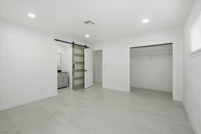 property at 4013 Esmeralda Ave