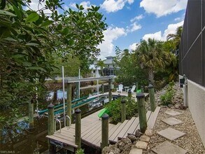 27100 Flamingo Dr in Bonita Springs, FL - Foto de edificio - Building Photo