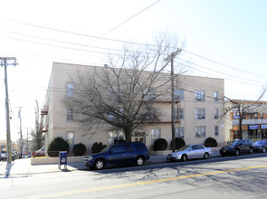 3080 E Tremont Ave in Bronx, NY - Building Photo - Building Photo