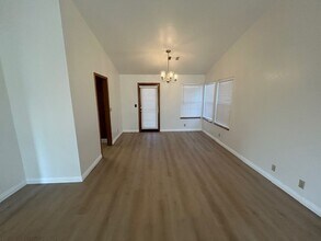 6010 W Cambridge Ave in Visalia, CA - Building Photo - Building Photo