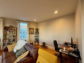 166 Hampshire St, Unit 3 in Cambridge, MA - Foto de edificio - Building Photo