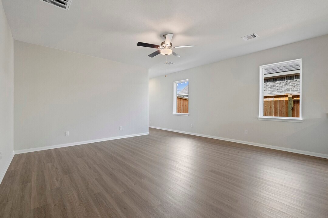 2530 Green Jasper Dr in Arcola, TX - Building Photo