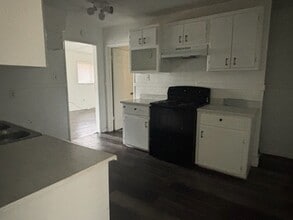 1652 Kentwood Dr in Jackson, MS - Building Photo - Building Photo