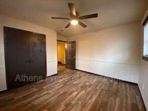 1033 Alpine Ct in Athens, GA - Building Photo - Building Photo