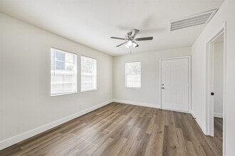 102 Avenue D in South Houston, TX - Building Photo - Building Photo