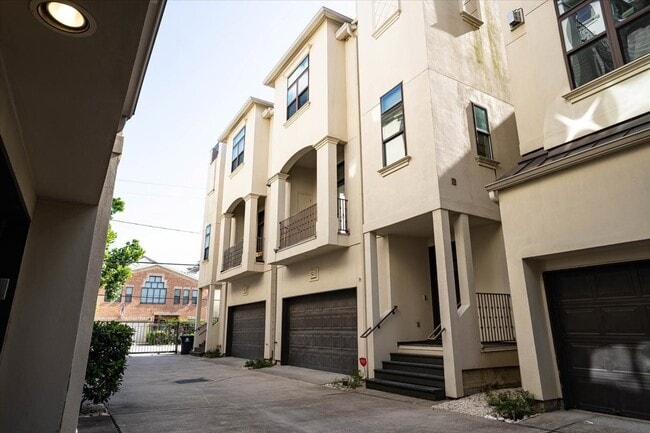 property at 5648 Larkin St