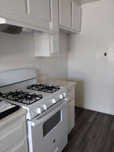 Singer Cedar 9852-54 Cedar in Bellflower, CA - Building Photo - Interior Photo