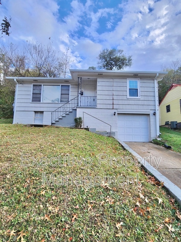 property at 1633 29th St SW