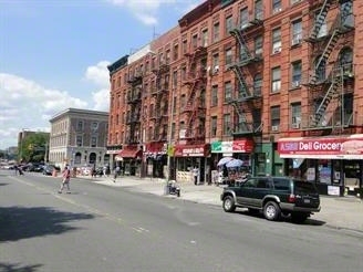 349 E 138th St in Bronx, NY - Foto de edificio - Building Photo