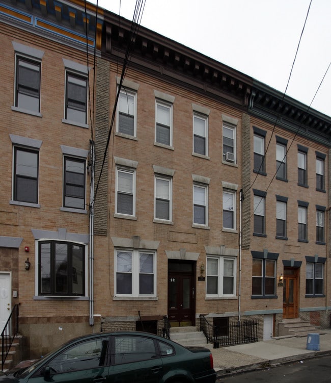 251 New York Ave in Jersey City, NJ - Building Photo - Building Photo