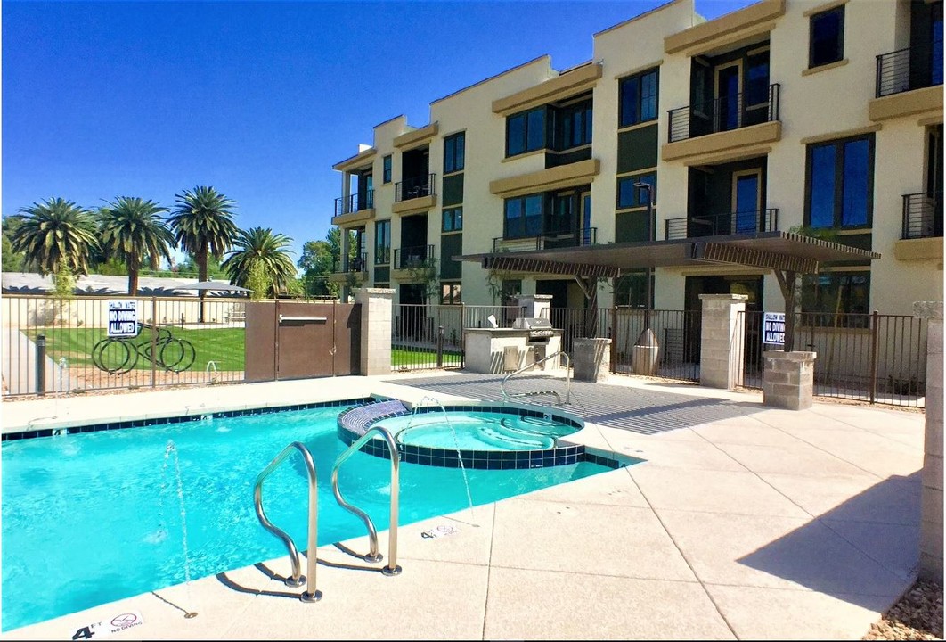 Biltmore Living Townhomes Condominum in Phoenix, AZ - Building Photo