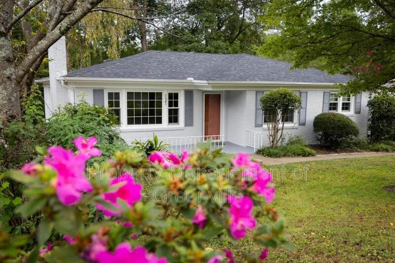 121 Scarlett St in Greenville, SC - Building Photo