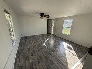 12300 Phillips Ln in Gibsonton, FL - Building Photo - Building Photo