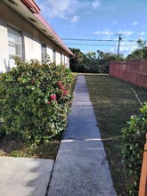 614 Holly Dr in Palm Beach Gardens, FL - Building Photo - Building Photo