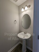 4443 Pinscher St in Union City, GA - Building Photo - Building Photo