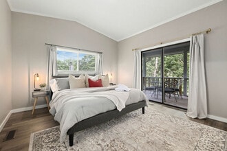 931 N Lewis Ave in Fayetteville, AR - Foto de edificio - Building Photo