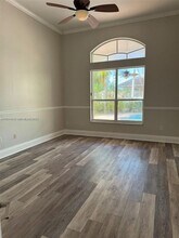 1302 NW 139th Ave in Pembroke Pines, FL - Foto de edificio - Building Photo