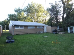 1548 SW Shunga Dr in Topeka, KS - Building Photo - Building Photo