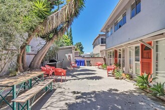 1446 Manhattan Beach Blvd in Manhattan Beach, CA - Building Photo - Building Photo