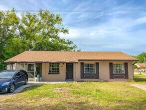 2400 8th St in St. Cloud, FL - Building Photo - Building Photo
