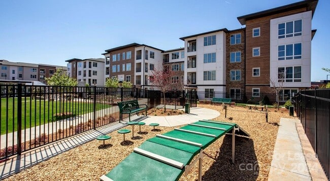 6408 Providence Farm Ln, Unit C1 in Charlotte, NC - Building Photo - Building Photo