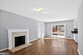 9125 Donna Dean Dr in Springfield, VA - Building Photo - Building Photo