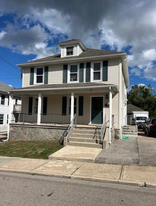 19 Pond St, Unit 1