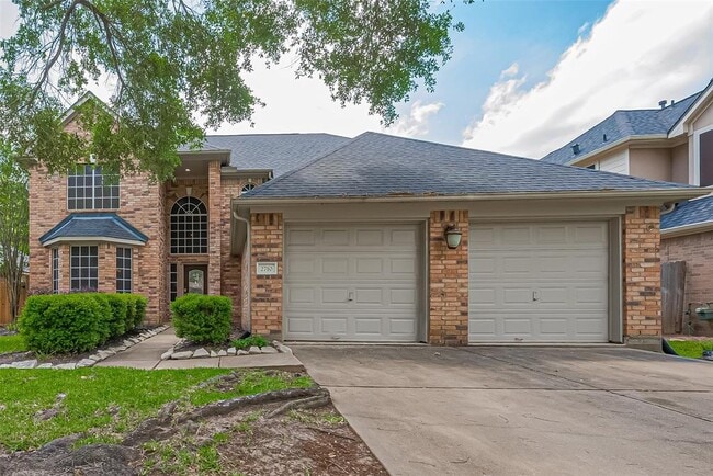 2710 Five Oaks Dr in Missouri City, TX - Building Photo - Building Photo
