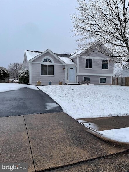 property at 402 Kojun Ct