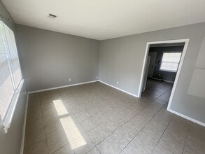 912 E Market St in Warrensburg, MO - Building Photo - Building Photo