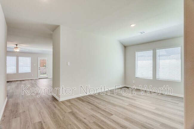 6612 Stone Elm Ln in Crowley, TX - Foto de edificio - Building Photo