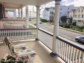 11 Bath Ave in Ocean Grove, NJ - Foto de edificio - Building Photo