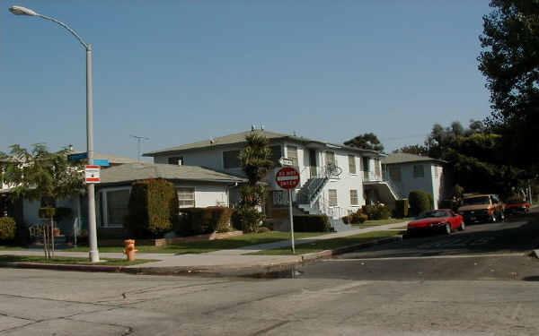 802 Raymond Ave in Long Beach, CA - Building Photo - Building Photo