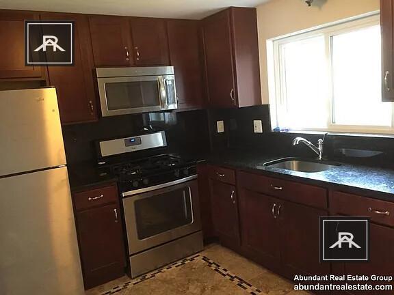 35 Oxford Cir in Belmont, MA - Building Photo - Building Photo
