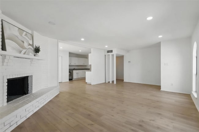1329 Steinburg Ln in Fort Worth, TX - Building Photo - Building Photo