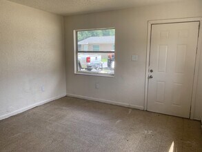 400 Terry St in Wildwood, FL - Building Photo - Building Photo