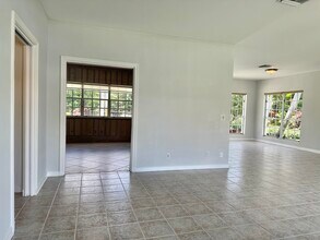206 Russlyn Dr in West Palm Beach, FL - Foto de edificio - Building Photo