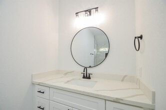 7826 Birmingham St in Houston, TX - Building Photo - Building Photo